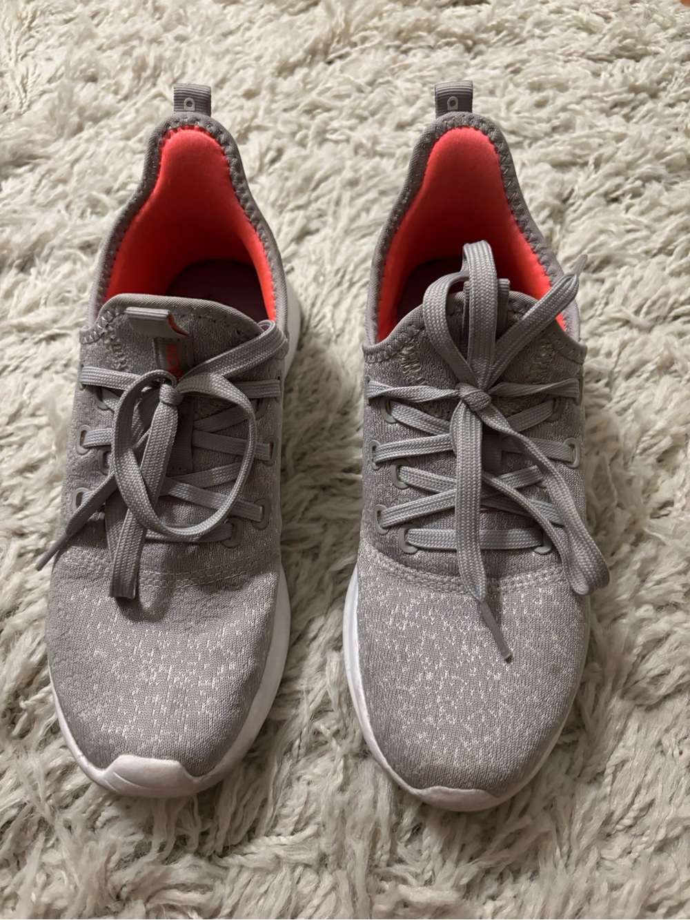 Adidas Cloudfoam Women’s Gray Lightweight Sneakers with Coral Lining Size 6.5